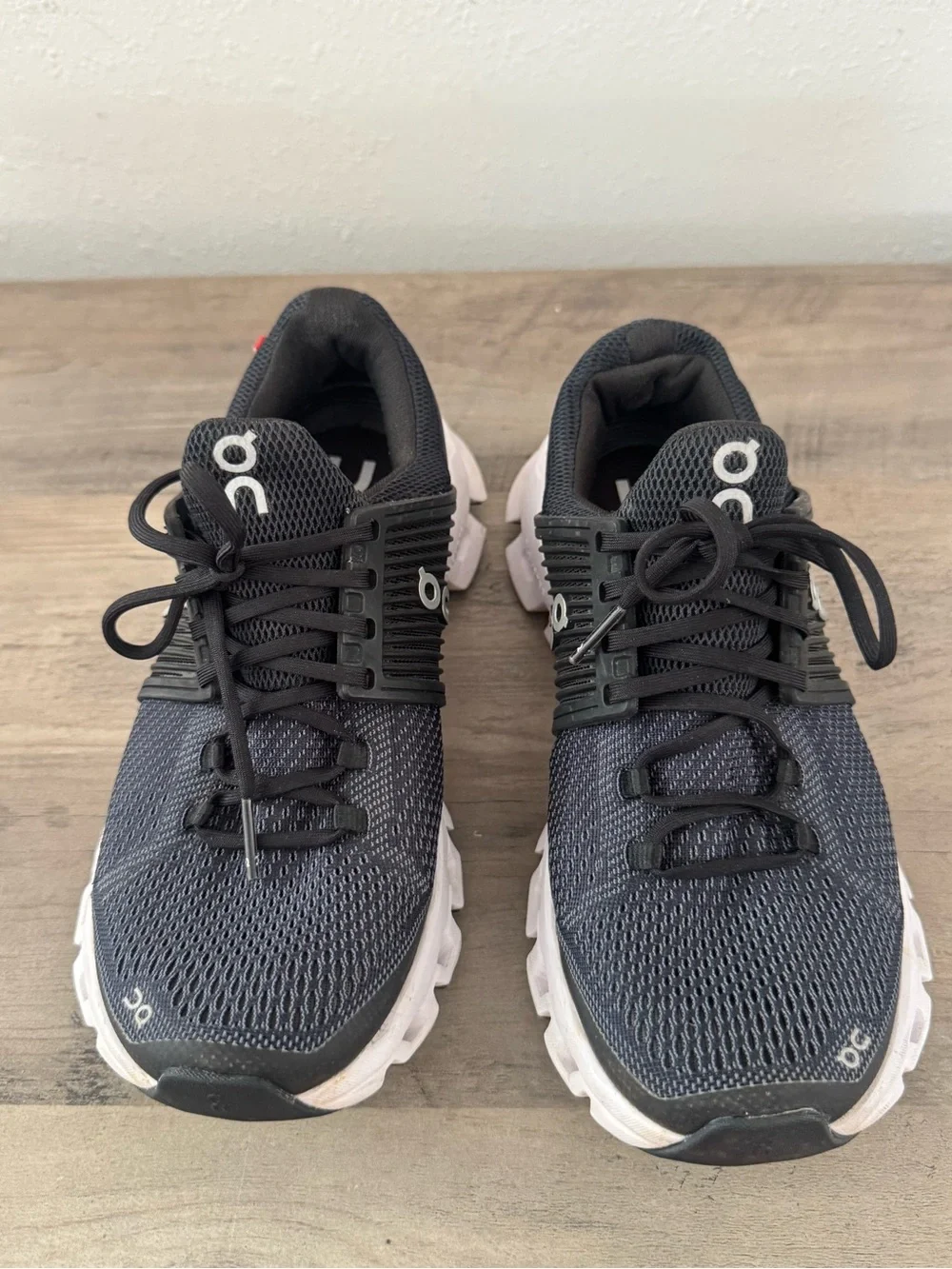 On Women's Cloudswift Shoes in Black/Rock
